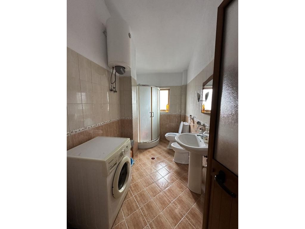 POGRADEC , APARTAMENT PER QERA NE RRUGEN E VOLOREKES !!!!