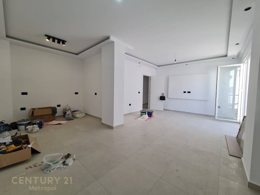 Shes apartament 2+1 ne zonën e Freskut!
