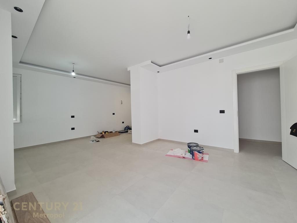 Shes apartament 2+1 ne zonën e Freskut!