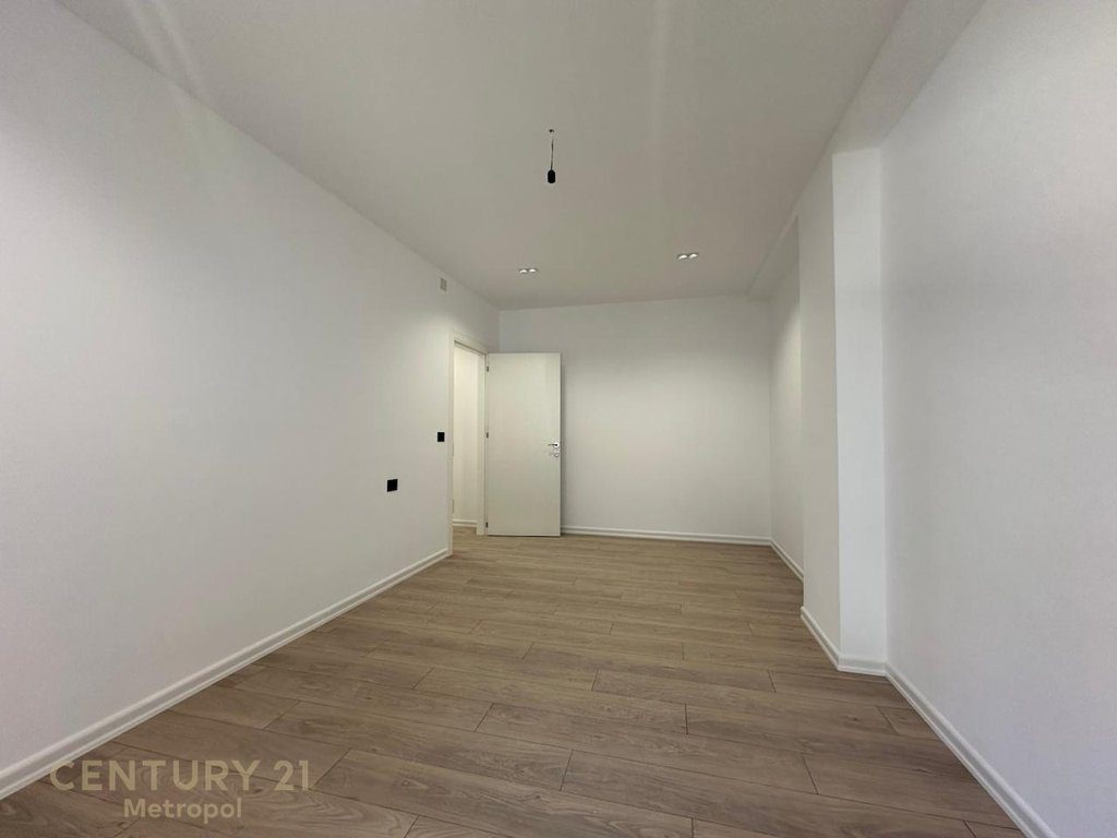 Shes apartament 2+1 ne zonën e Freskut!