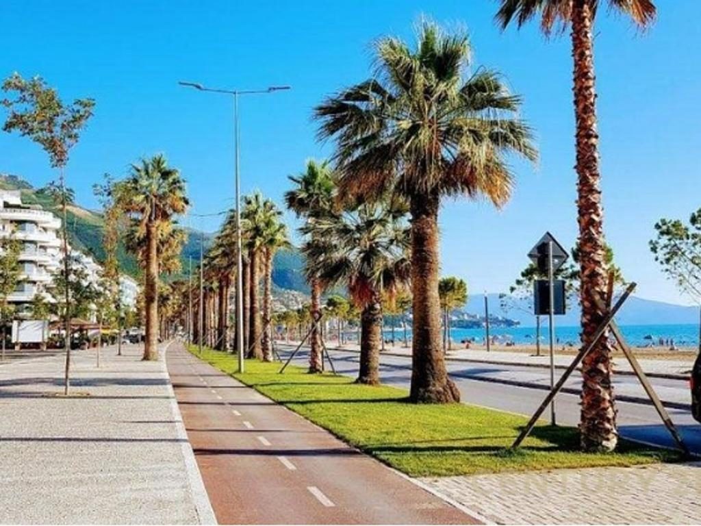 Ambjent Bar Lounge per shitje ne Lungomare Vlore!