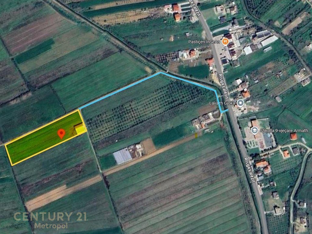Shitet tokë pranë Gjirit të Lalzit