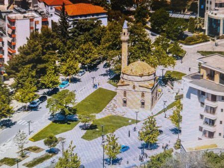 MAGAZINE ME QIRA TEK GJYQI I VJETER  NE VLORE