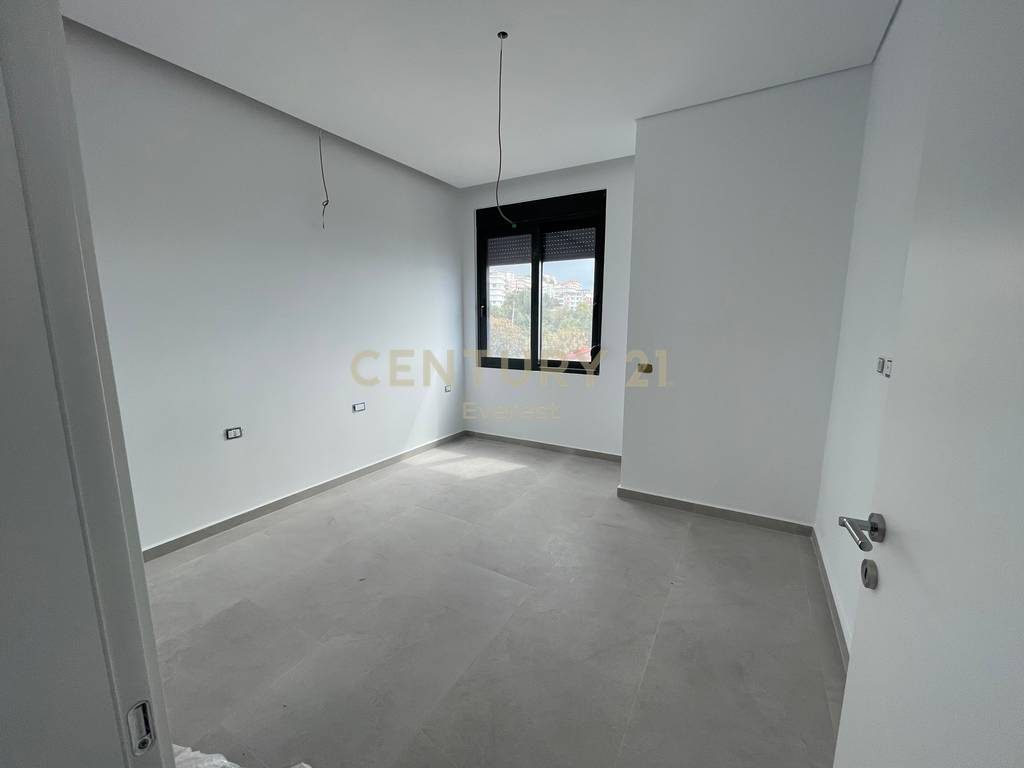 SARANDE, SHESIM APARTAMENT 2+1 ME PAMJE NGA DETI PRANE VILES QEVERITARE