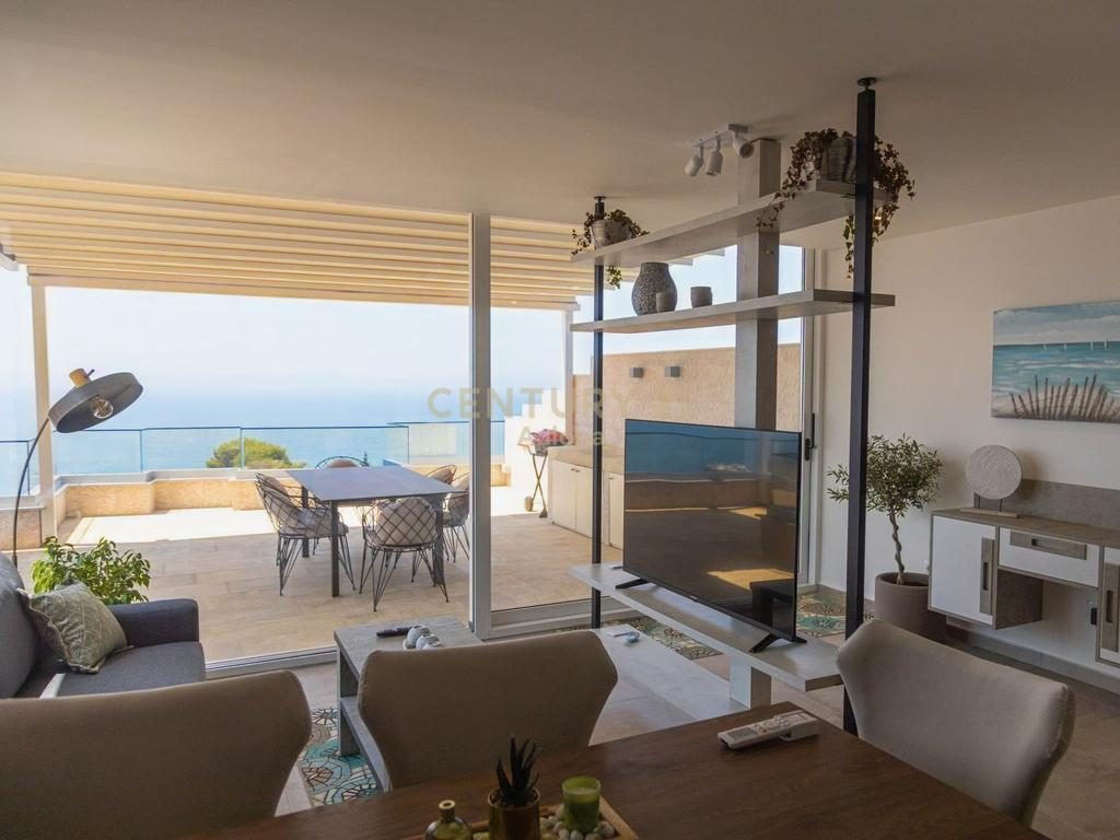 PENTHOUSE FOR SALE IN COLD WATER