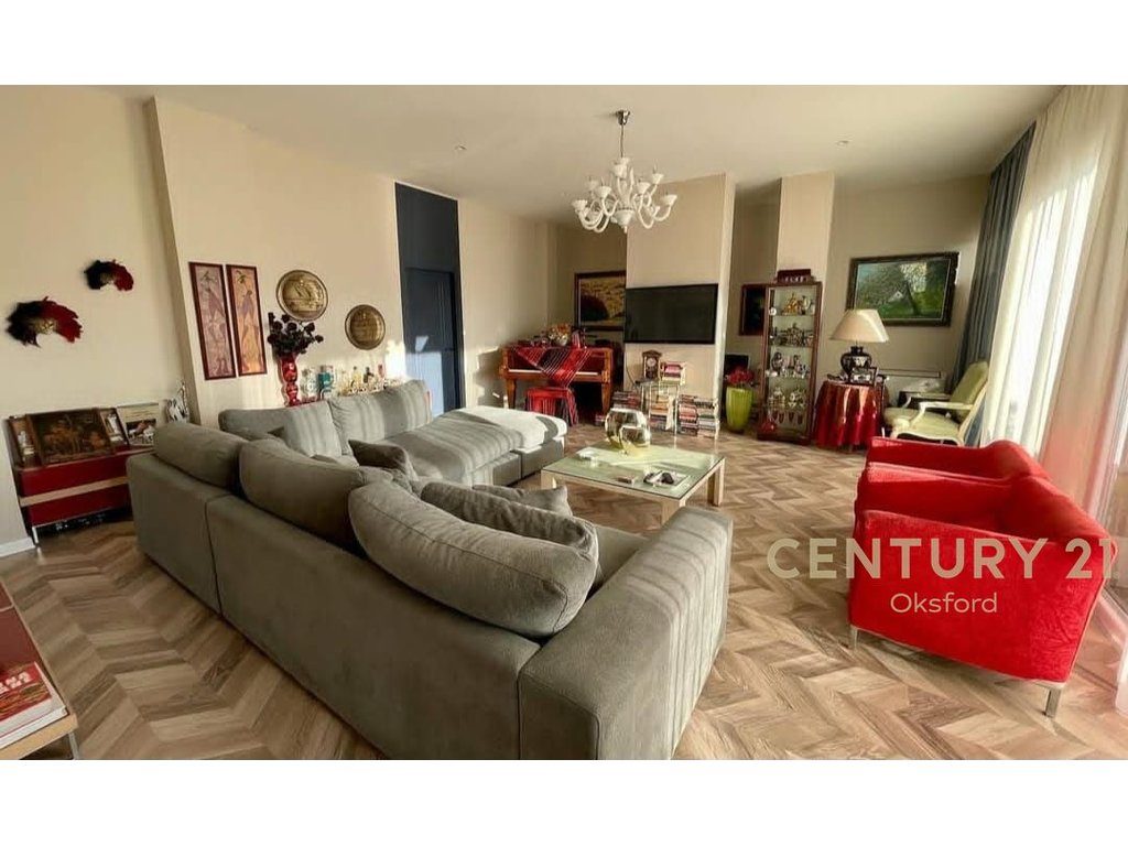 APARTAMENT 3+2+2+2 VERANDA PËR SHITJE NË KOMPLEKSIN 'TIRANA GOLDEN PARK'