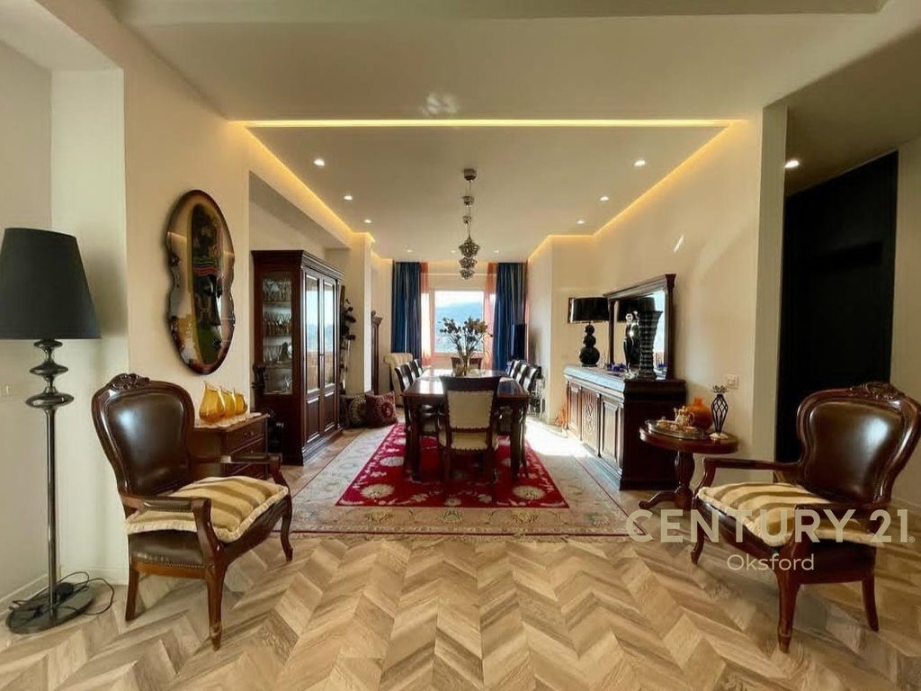 APARTAMENT 3+2+2+2 VERANDA PËR SHITJE NË KOMPLEKSIN 'TIRANA GOLDEN PARK'