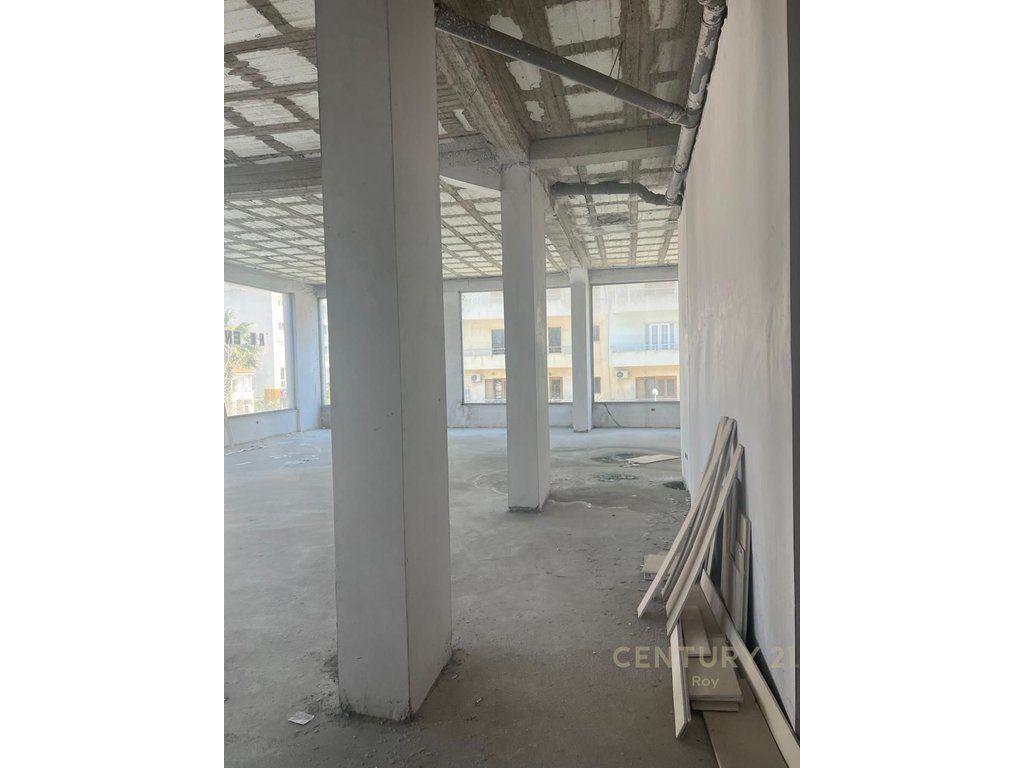 JEPET AMBIENT BIZNESI ME QERA NE ZONEN E PLAZHIT!!!!  - 1000€ | 191 m²