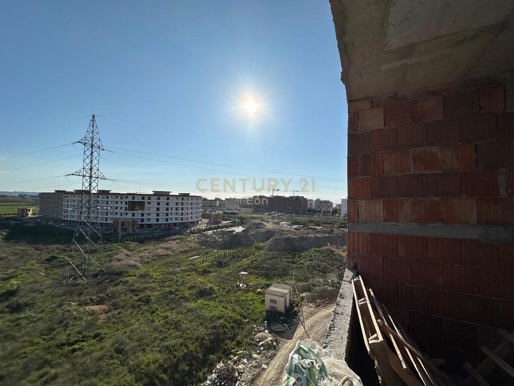 SHESIM APARTAMENT 1+1 NE KOMPLEKSIN ME TE RI GOLEM! MUNDESI PAGESE ME KESTE!