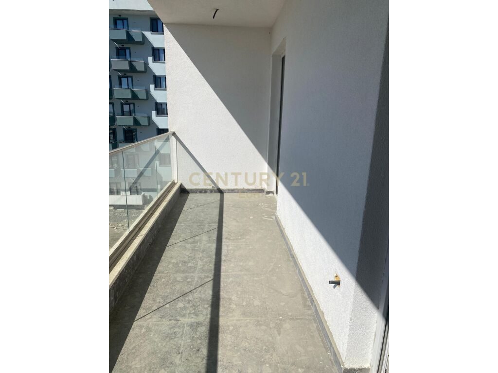 SHITET  APARTAMENT 1+1 ME PAMJE DETI NE QERRET!
