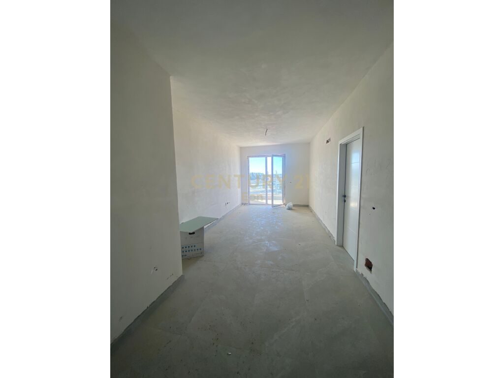 SHITET  APARTAMENT 1+1 ME PAMJE DETI NE QERRET!