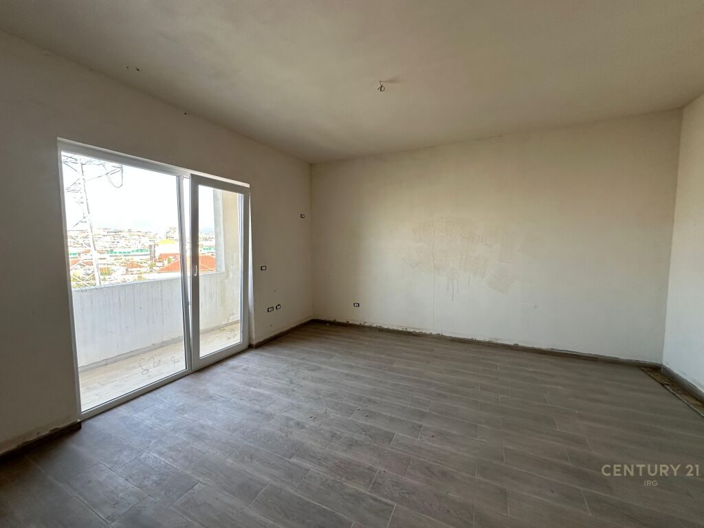 SHITET APARTAMENT 1+1 TEK BULEVARDI I RI