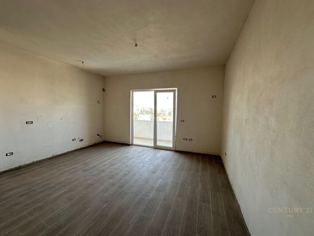 SHITET APARTAMENT 1+1 TEK BULEVARDI I RI