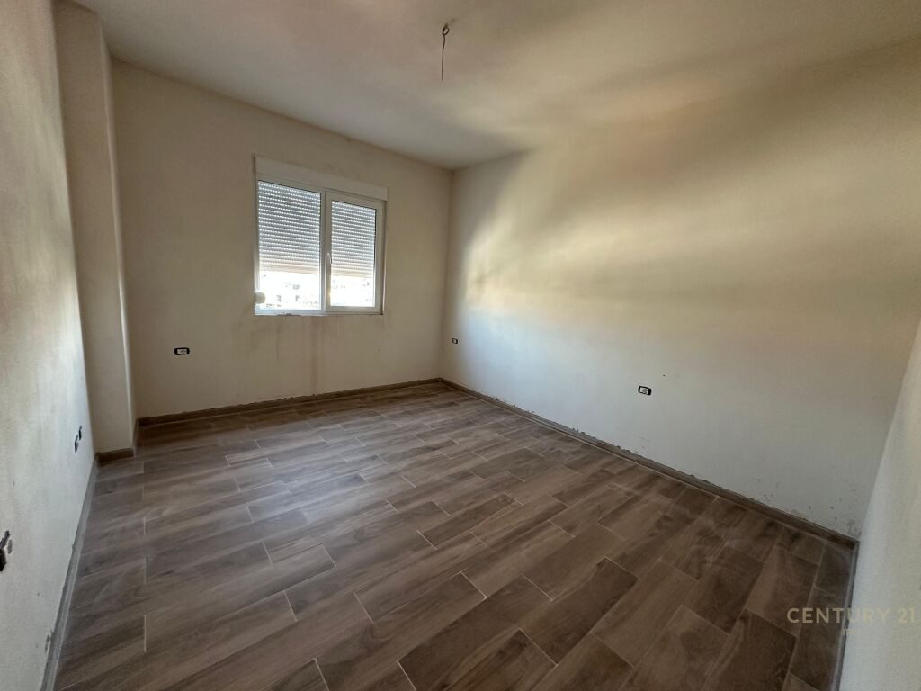 SHITET APARTAMENT 1+1 TEK BULEVARDI I RI