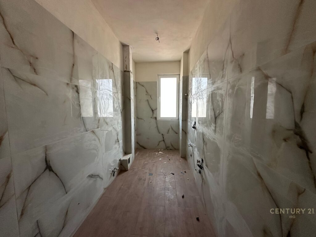 SHITET APARTAMENT 1+1 TEK BULEVARDI I RI