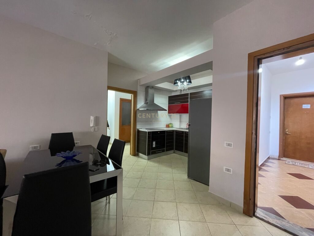 APARTAMENT 2+1+2+3  PËR SHITJE NË LUNGOMARE ,VLORË!!!