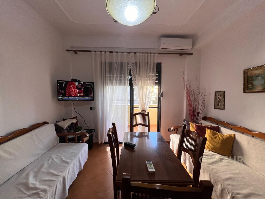 JEPET ME QIRA APARTAMENT 1+1 , GOLEM !