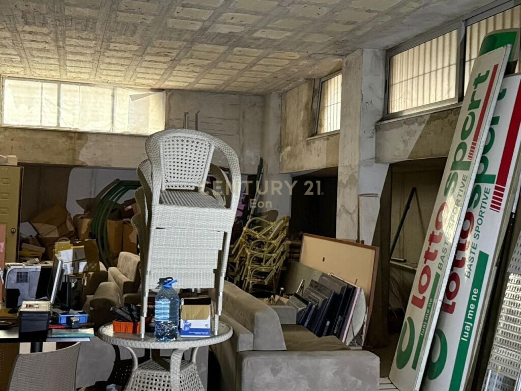 SHITET AMBIENT BIZNESI VIJE E PARE NE PLAZH,TEUTA!