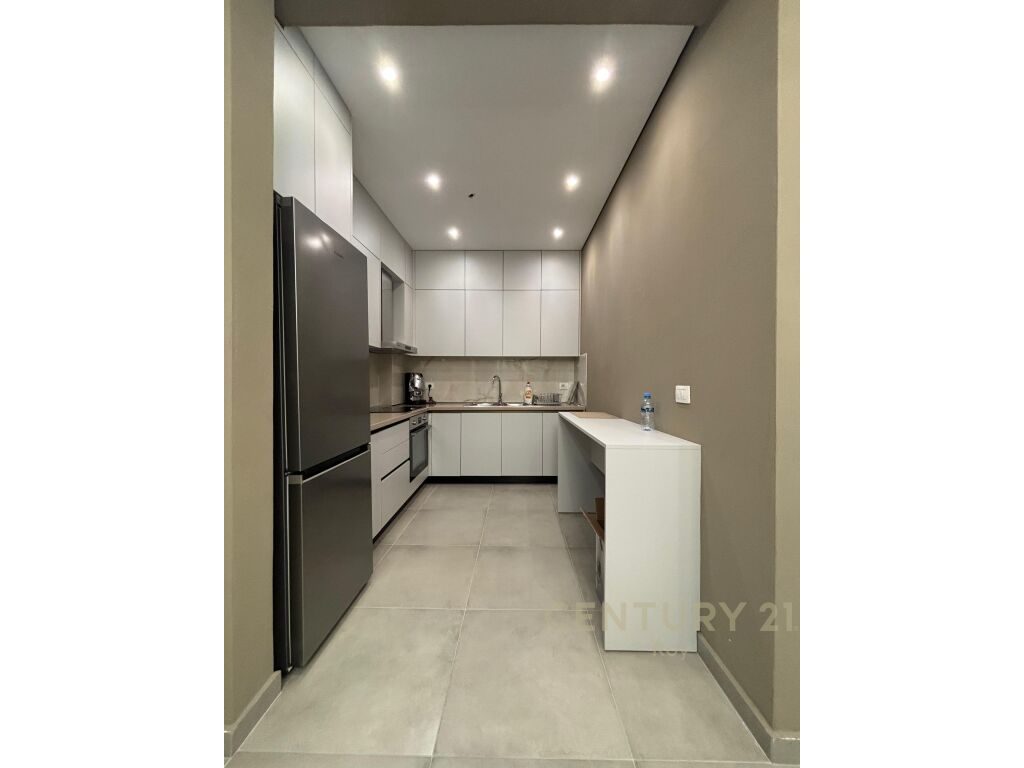 SHITET APARTAMENT 2+1 TE SAN PIETRO,GJIRI I LALZIT !