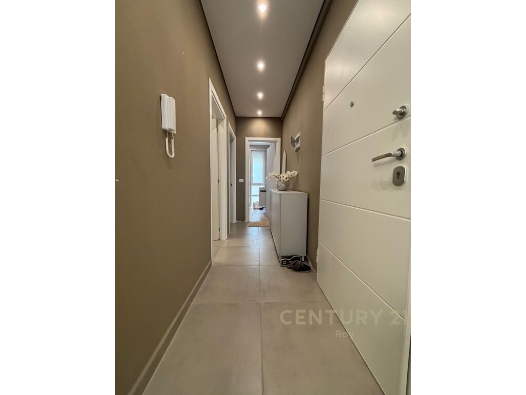 SHITET APARTAMENT 2+1 TE SAN PIETRO,GJIRI I LALZIT !