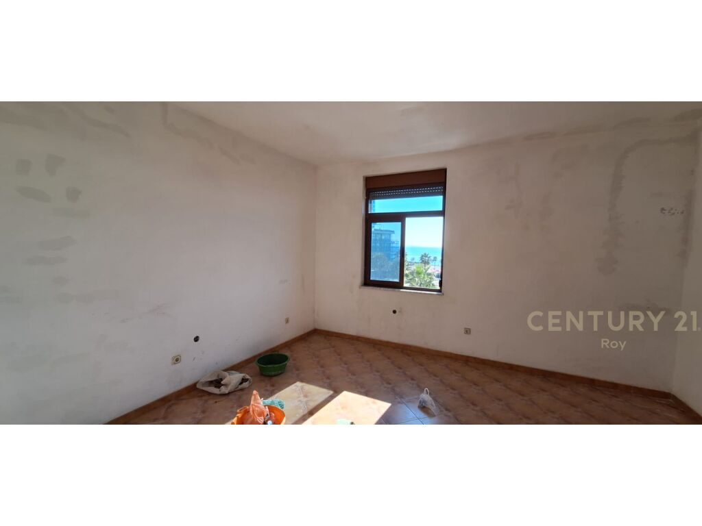 AMBJENT PER ZYRE PER QIRA NE VOLLGA - 400€