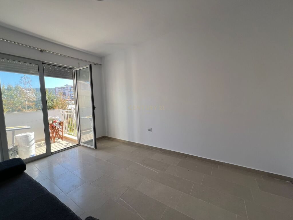 Lokacion Premium në Vlorë | Apartament 3+1+2+2 vetëm 1650 €/m² – Lungomare 1