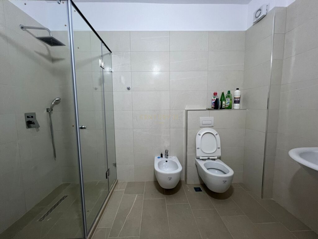 Lokacion Premium në Vlorë | Apartament 3+1+2+2 vetëm 1650 €/m² – Lungomare 1