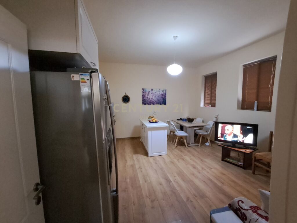 Vilë 2- katëshe + truall për Shitje në Shkodër, Dërgut - 280,000€ | 253 m²