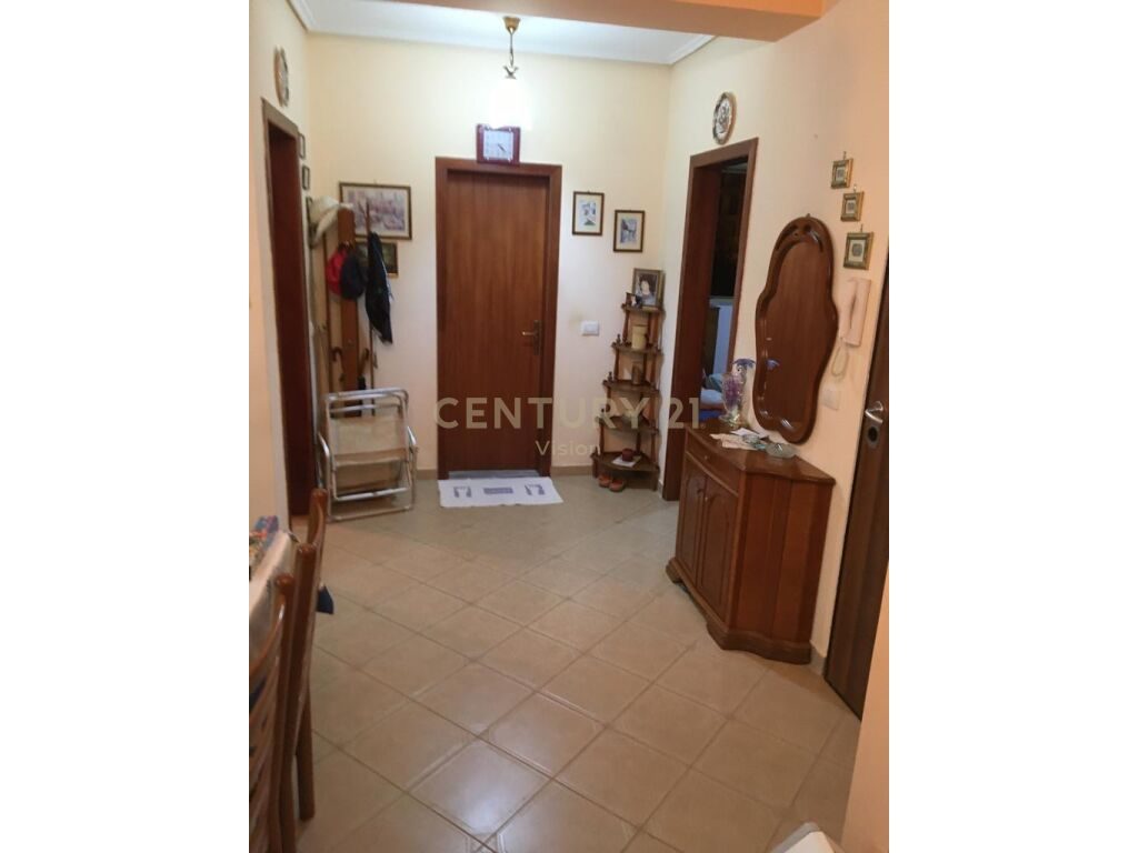 Apartament Për Shitje në Qender Sarandë  | 100m²