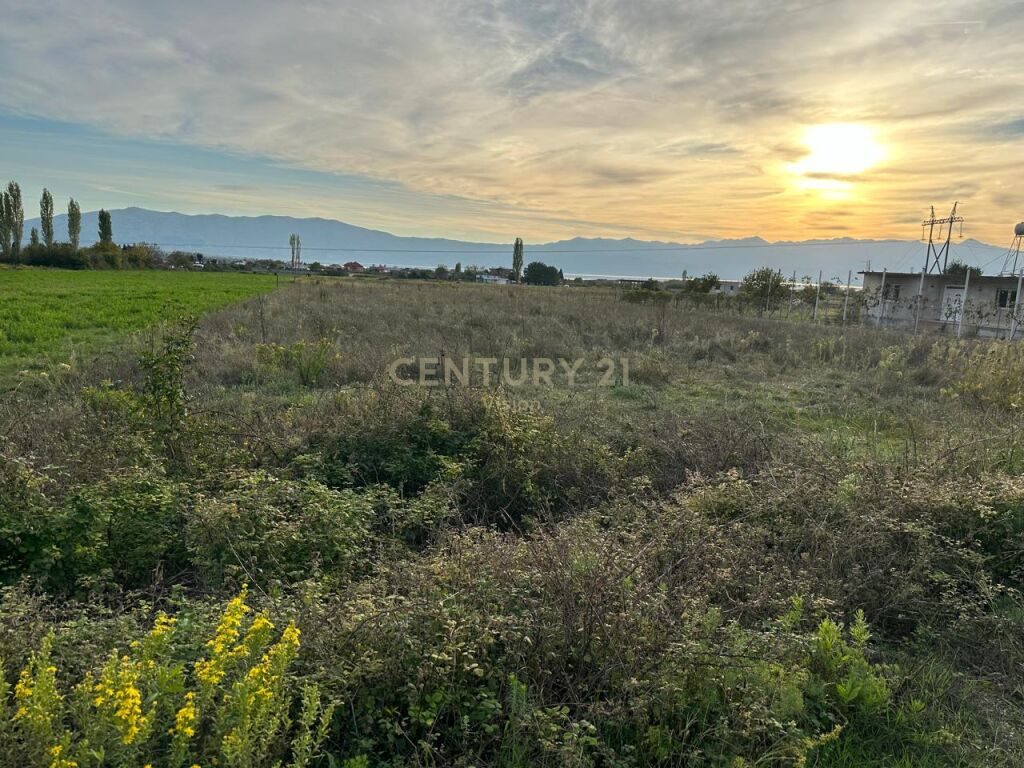 Tokë arë për shitje në  Vrakë, Shkodër -  5000 m²