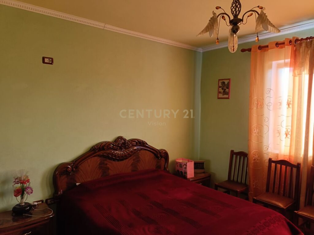 Shtëpi 4+2 Për Shitje në Shkodër -  2000 m²