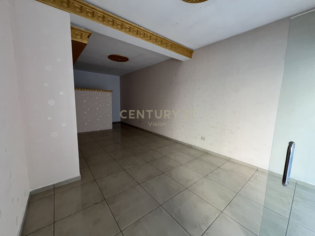 Ambient Komercial per Shitje ne Parruce