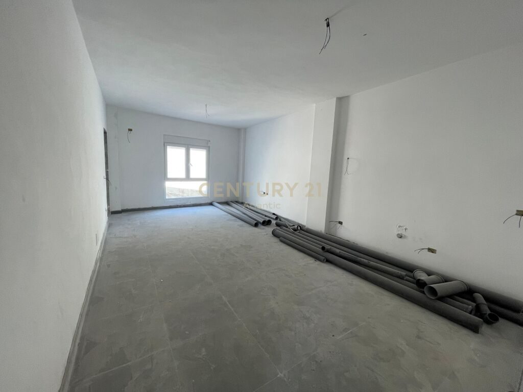 SHITET APARTAMENT 1+1 PRANE SPITALIT !