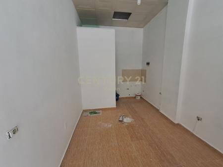 Ambient biznesi për shitje në qendër, Shkodër -  35 m²