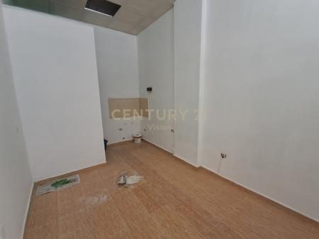 Ambient biznesi për shitje në qendër, Shkodër -  35 m²
