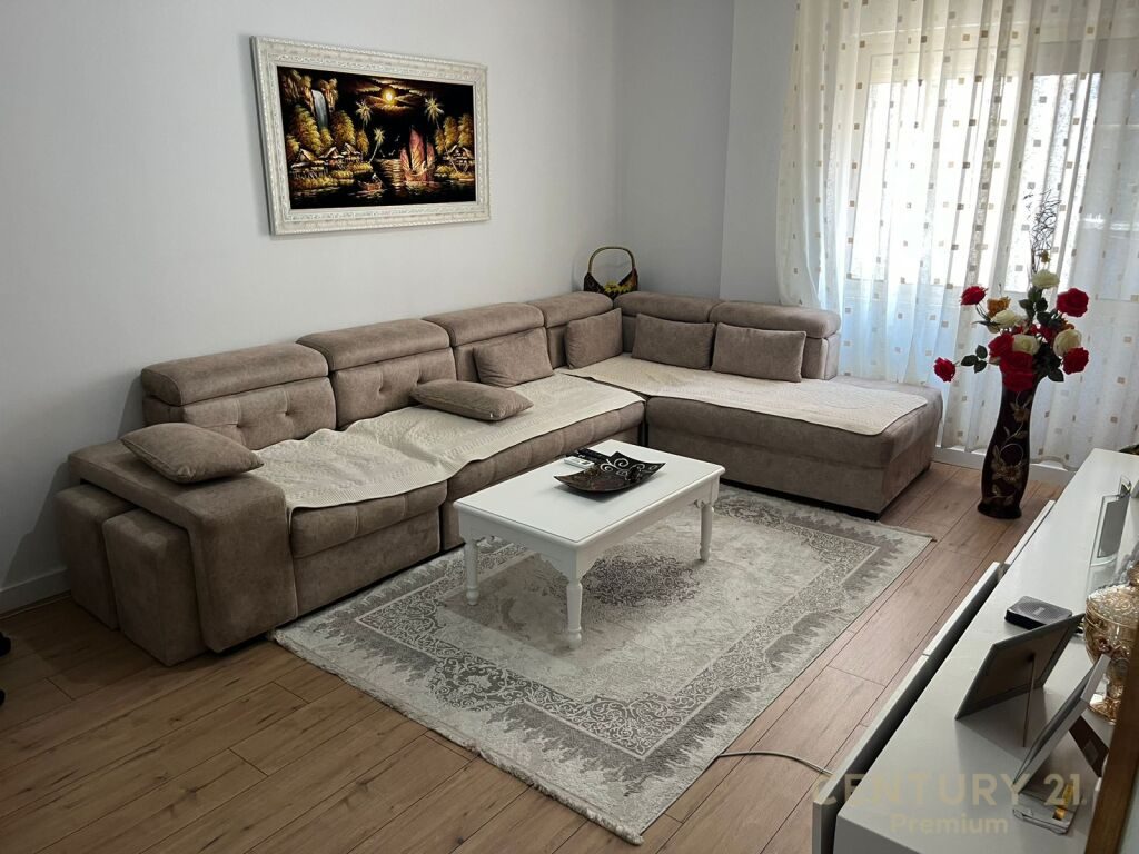 Shitet Apartament 2+1  në Shkozë, Tiranë