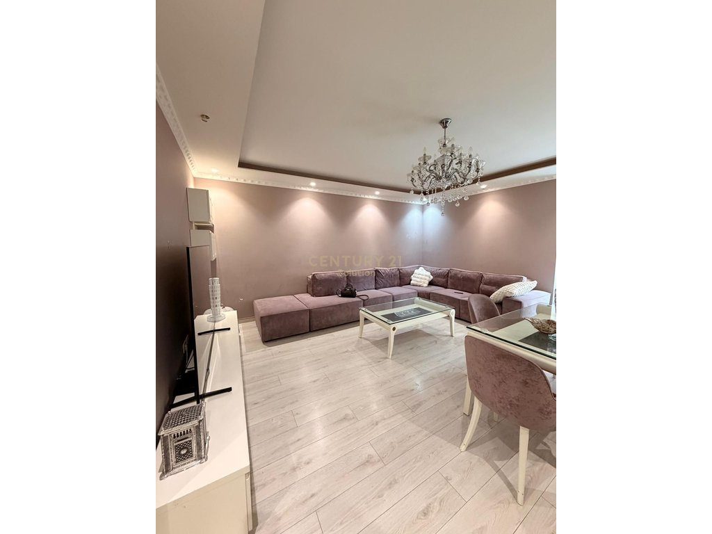 SHITET APARTAMENT 2+1+2 TE KOMUNA PARISIT