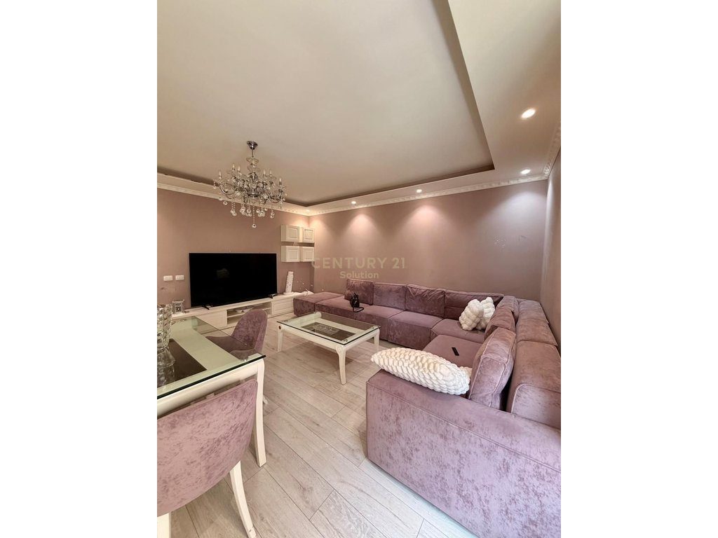 SHITET APARTAMENT 2+1+2 TE KOMUNA PARISIT