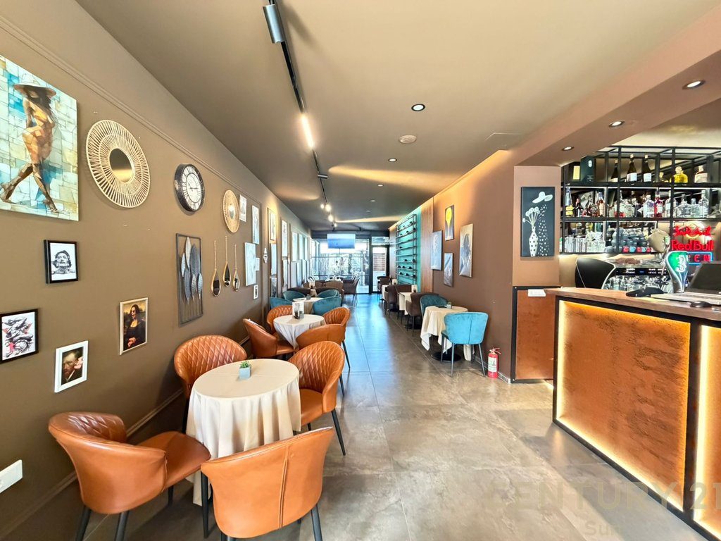 JEPET ME QIRA AMBJENT BAR KAFE NE KOMUN TE PARISIT