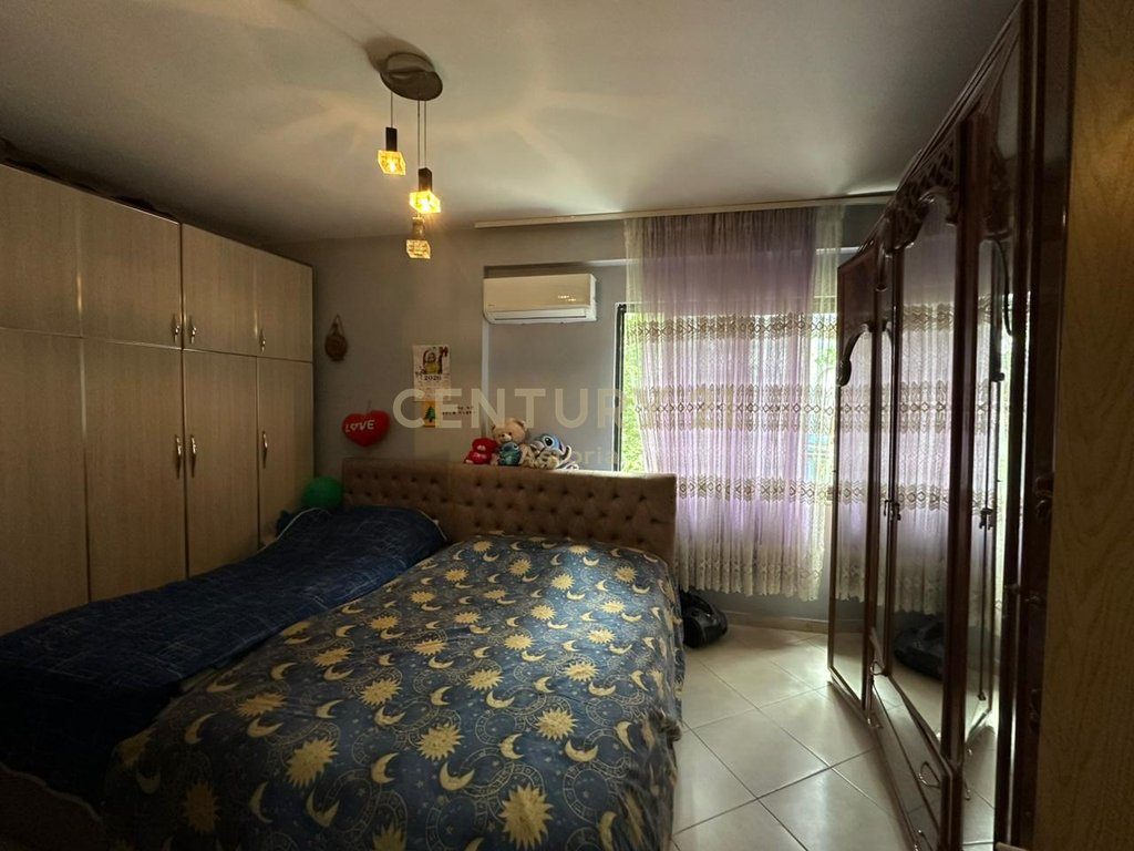 Shitet Apartament 1+1 tek Nela 6, Yzberisht