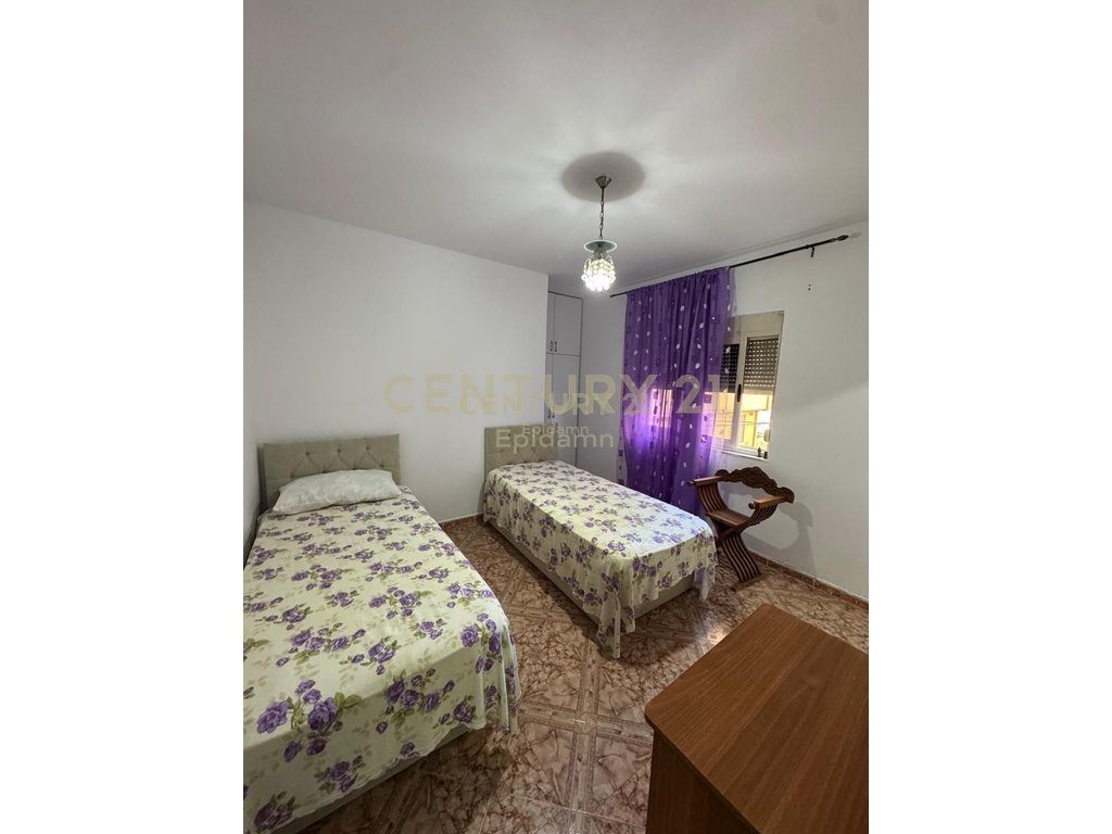 Apartament 2+1+2  Me Qira tek Gjykata Durres !