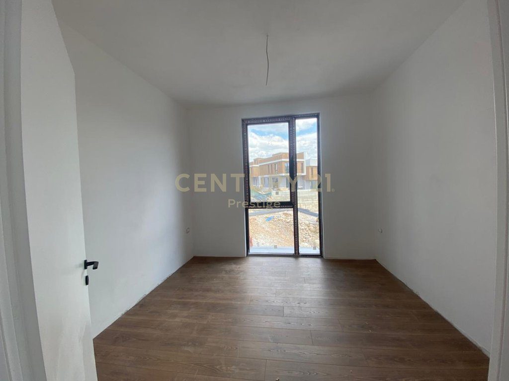 APARTAMENT 2+1+2 NE SHITJE "LAKE DIAMOND RESIDENCE", LIQENI I THATE-TIRANE!