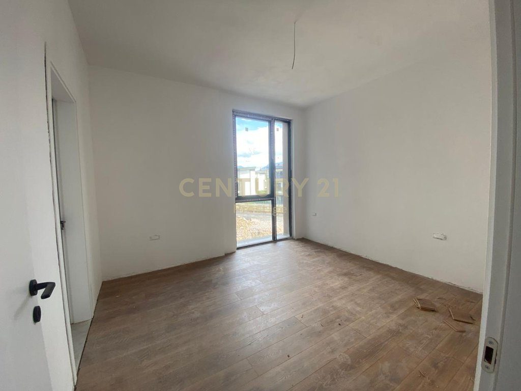 APARTAMENT 2+1+2 NE SHITJE "LAKE DIAMOND RESIDENCE", LIQENI I THATE-TIRANE!