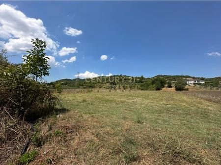 Toke per shitje prane Flumen Park 900m2