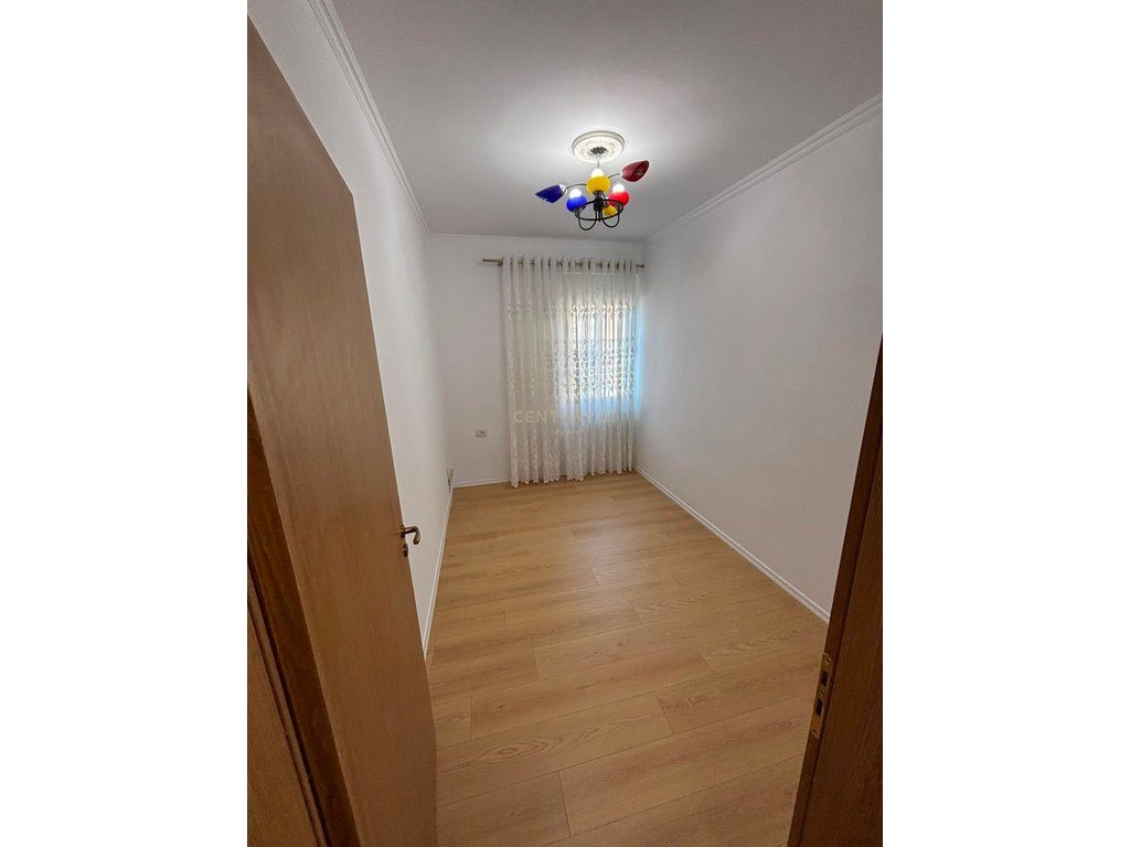 Apartament 2+1 Për Shitje në Fresku, Tiranë