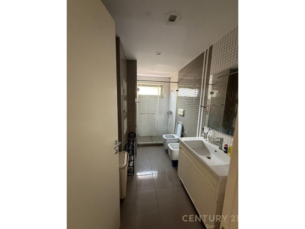 Apartament 1+1 në Shitje në Komuna e Parisit