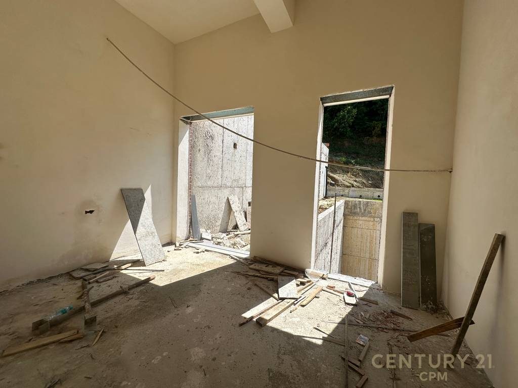 Apartament 2+1 me verande per shitje te Kodra e Diellit 2