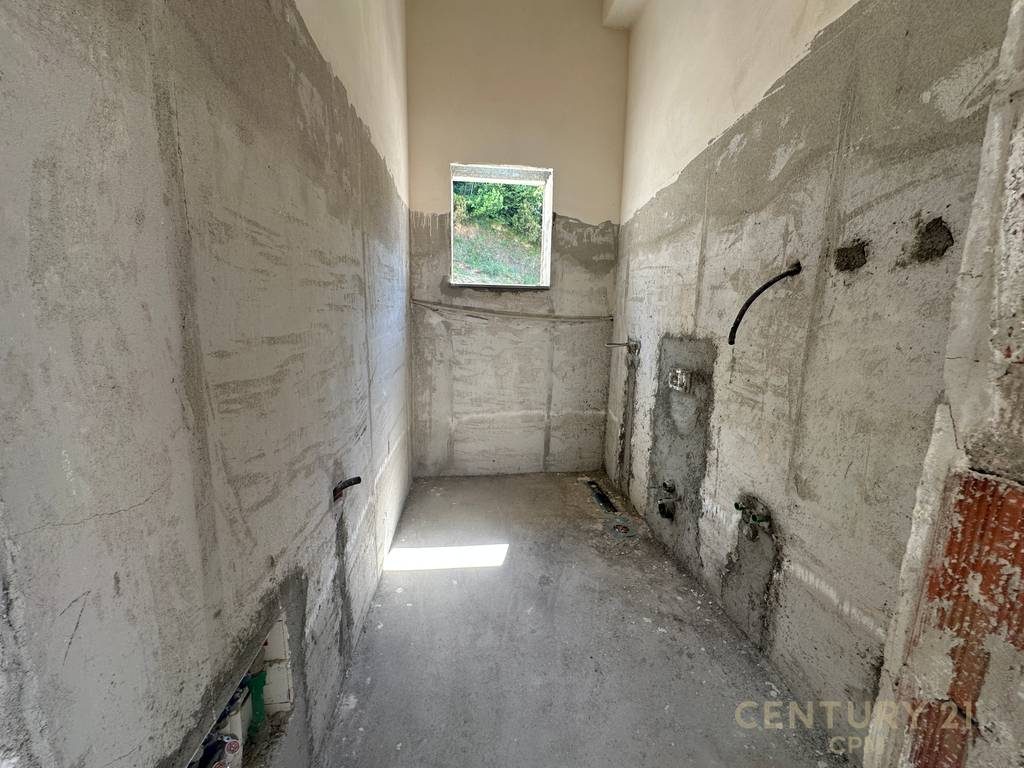 Apartament 2+1 me verande per shitje te Kodra e Diellit 2
