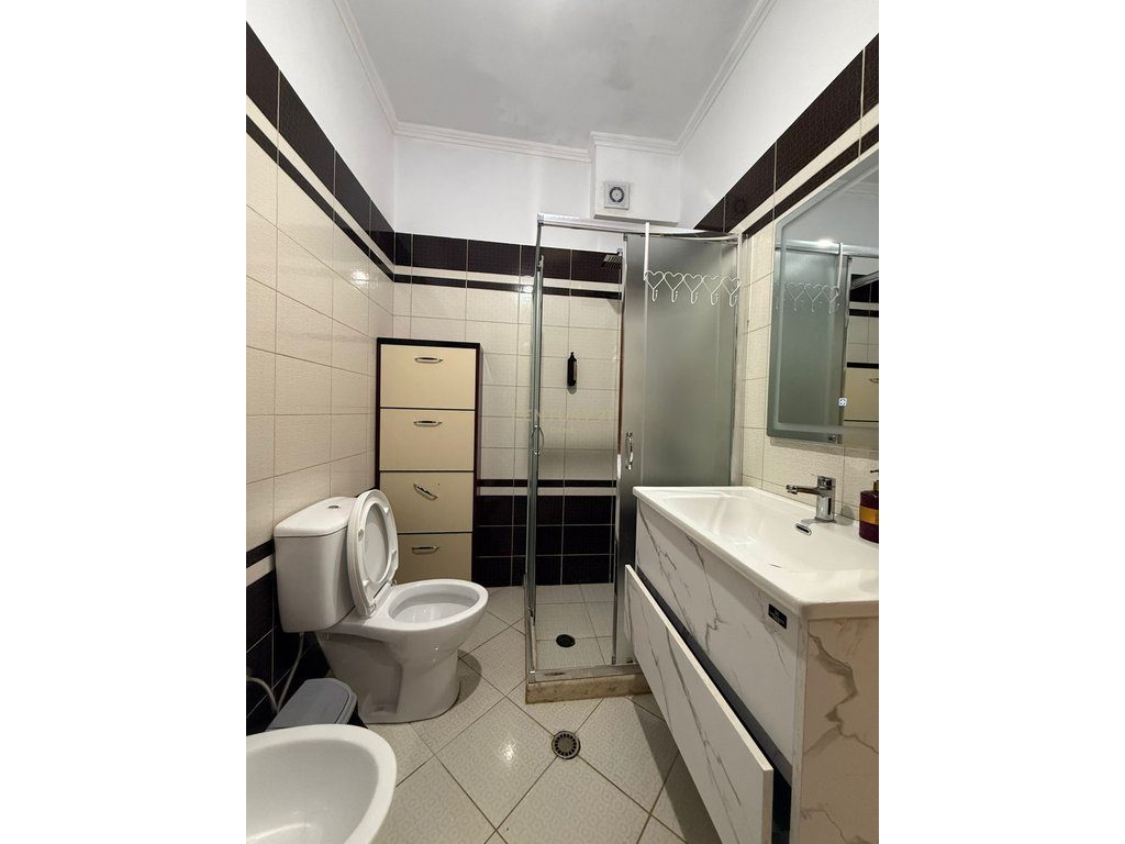 SHITET APARTAMENT 2+1 ,PAMJE DET NE "UJI TE FTOHTE "