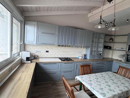SHITET APARTAMENT PRANE MUZEUT TE DESHMOREVE 2+1+2 !